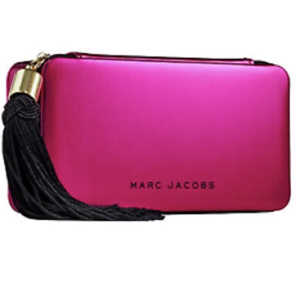 Marc Jacobs Handbags - 🎉HP🎉 Marc Jacobs Cosmetic Case/Clutch